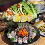 Lẩu gà đen h’mong thảo mộc