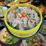 Lợn mán hấp lá thơm